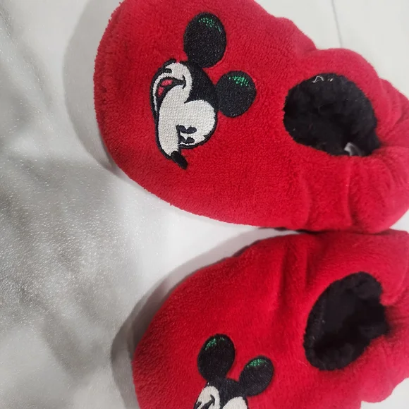 Disney Red Mickey Mouse Kids Slippers - Picture 5 of 10